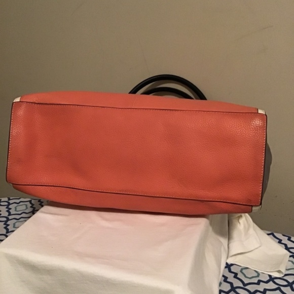 😎Vince Camuto, see photos, great cond., super clean inside, great leather 🔥 - Picture 6 of 8